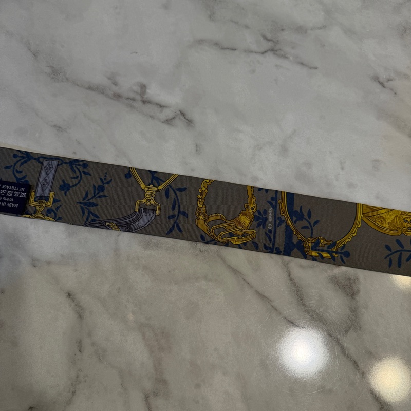 Hermes 灰綠底Etriers Remix Twilly H063502-7