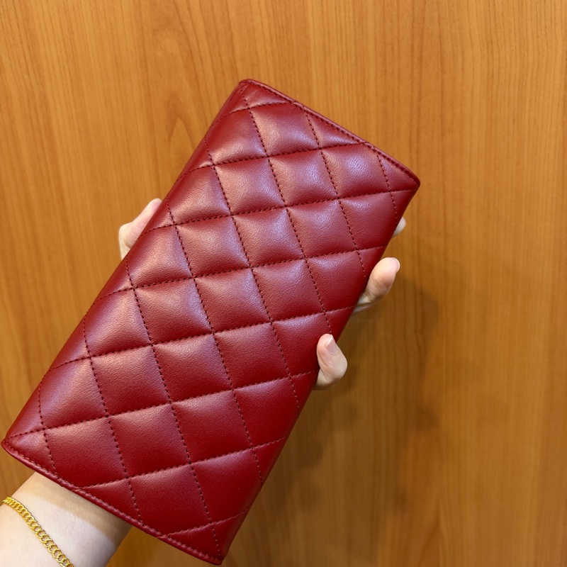 Chanel 酒紅羊皮銀釦下蓋12卡長夾A50096-5