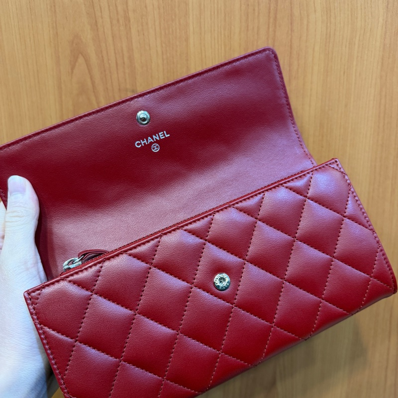 Chanel 酒紅羊皮銀釦下蓋12卡長夾A50096-9