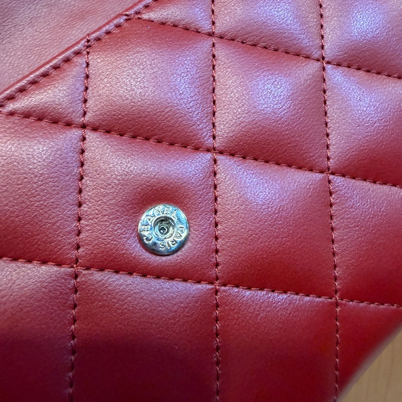 Chanel 酒紅羊皮銀釦下蓋12卡長夾A50096-10