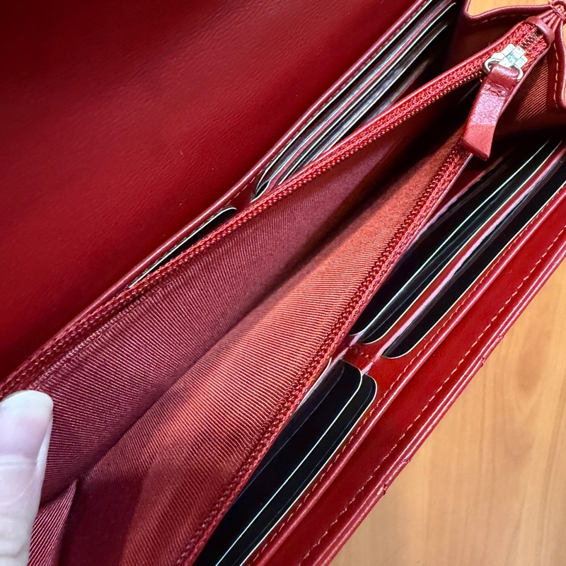 Chanel 酒紅羊皮銀釦下蓋12卡長夾A50096-12