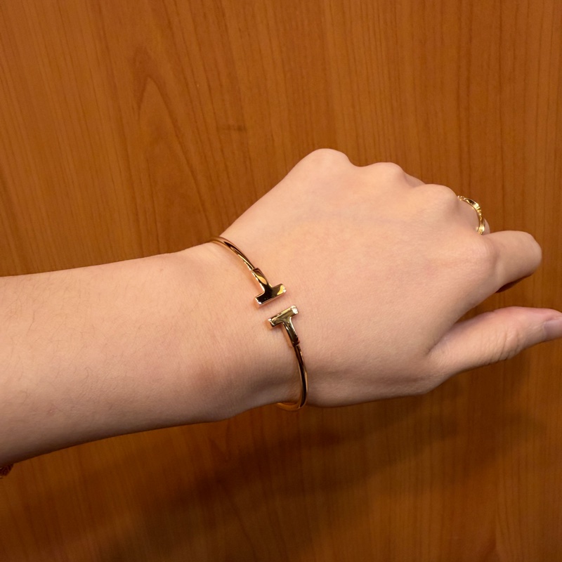 Tiffany 750玫瑰金T Wire手環60010773-5