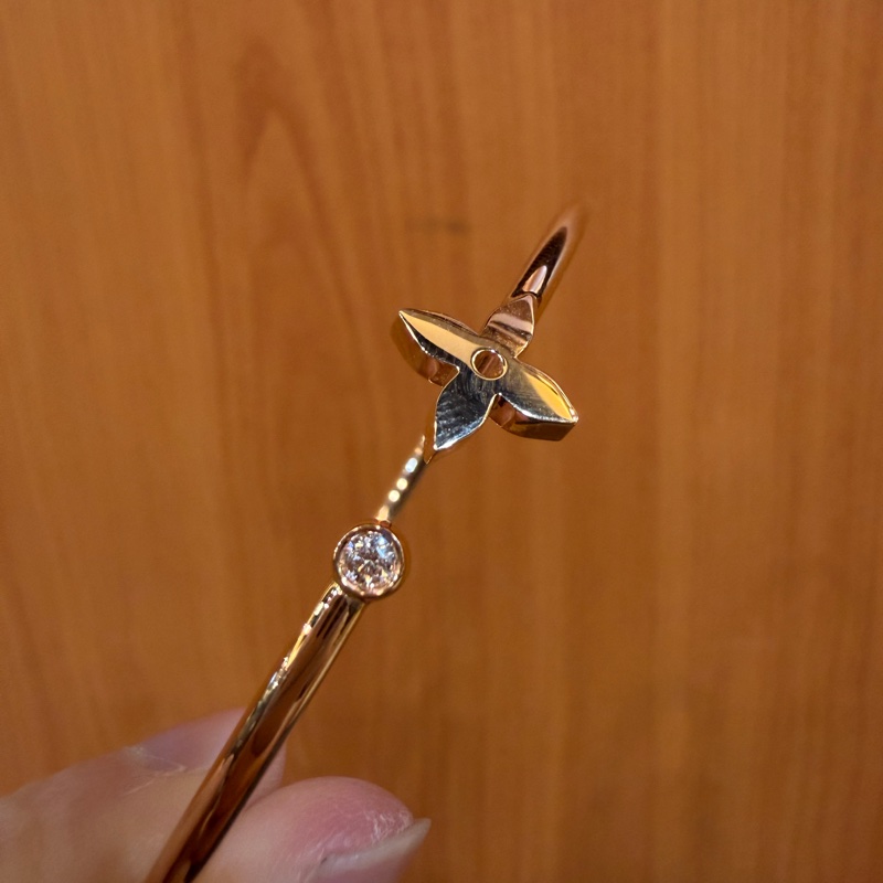 LV 750玫瑰金Idylle Blossom Twist手鐲Q95533-1