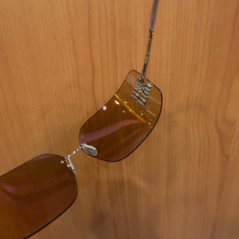 Miu Miu 玫瑰金色鏡面的Aube太陽眼鏡-4