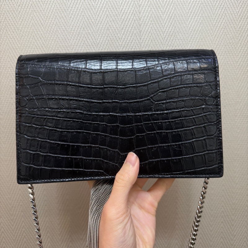 YSL 黑牛皮鱷魚壓紋Kate流蘇斜背WOC-5