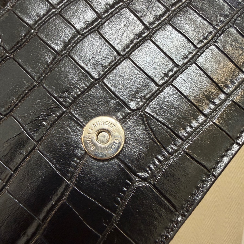 YSL 黑牛皮鱷魚壓紋Kate流蘇斜背WOC-11