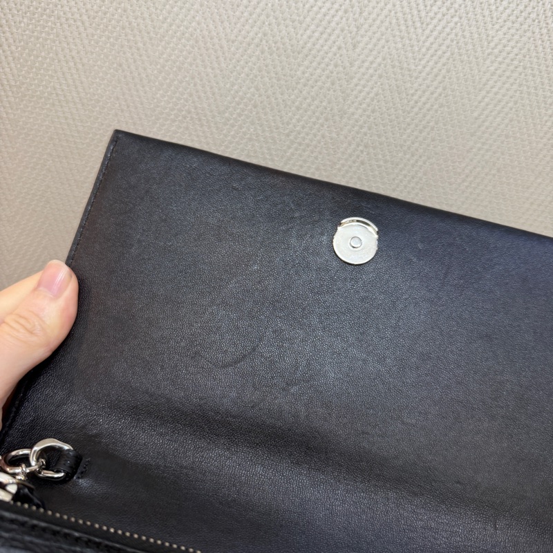 YSL 黑牛皮鱷魚壓紋Kate流蘇斜背WOC-12