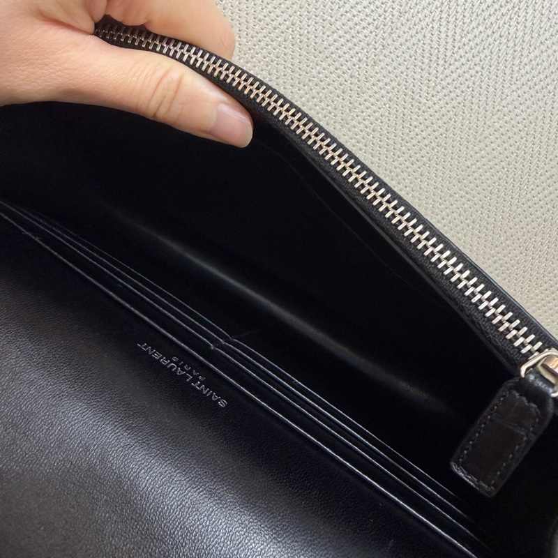 YSL 黑牛皮鱷魚壓紋Kate流蘇斜背WOC-13