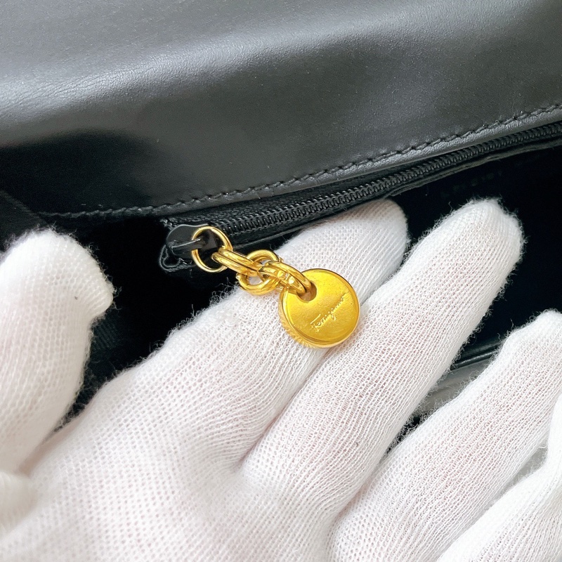 莉亞精品♡Ferragamo 學院包 黑 二手-15