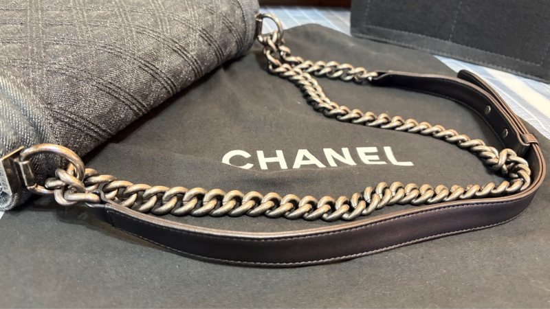 Chanel Leboy 黑色丹寧牛仔中號肩背斜背包-23