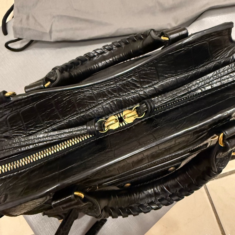 Balenciaga 經典鱷魚壓紋小牛皮 Mini 系列-4