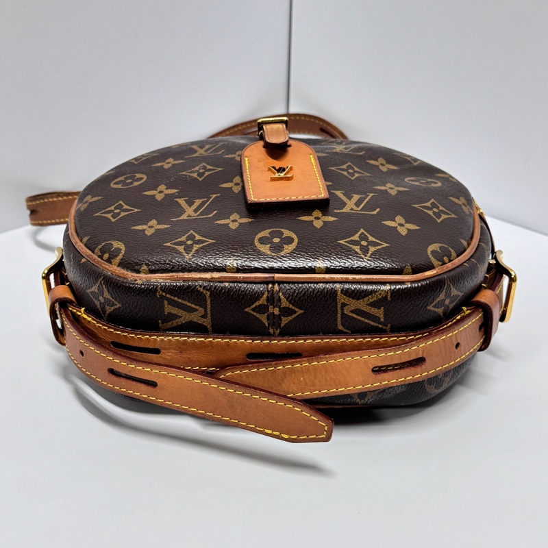 （甜美出眾💕）LV M52294 經典老花 圓餅包 專櫃13萬多！-11