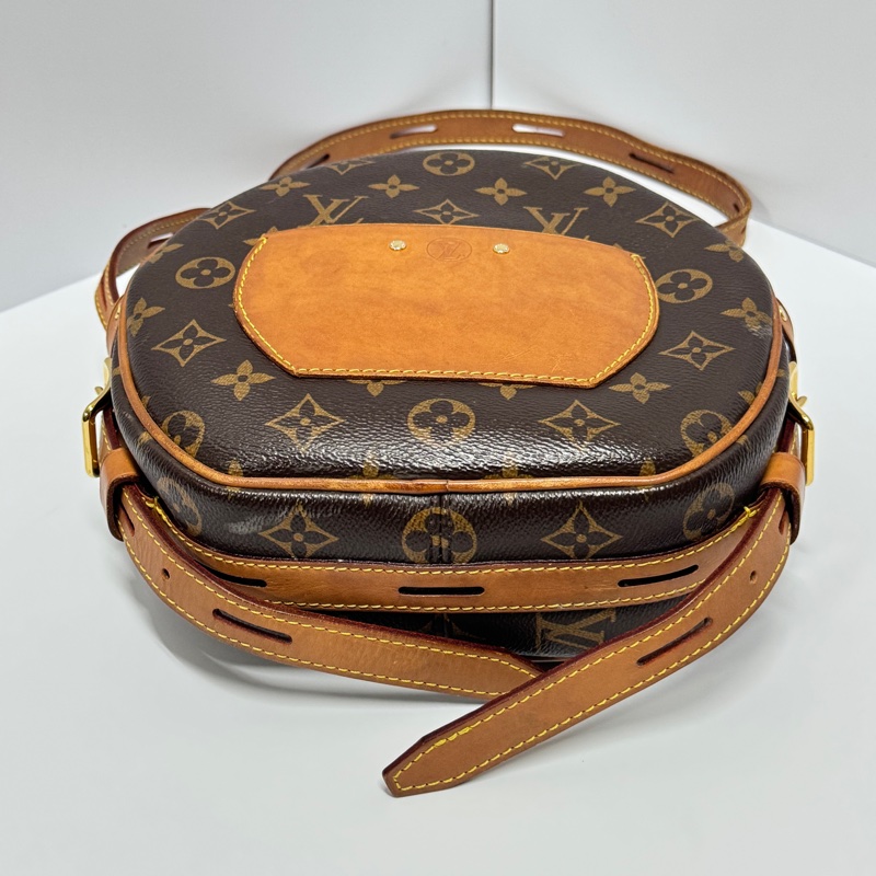 （甜美出眾💕）LV M52294 經典老花 圓餅包 專櫃13萬多！-12