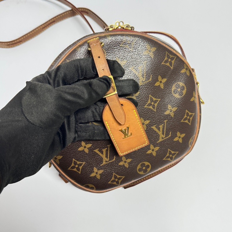 （甜美出眾💕）LV M52294 經典老花 圓餅包 專櫃13萬多！-13