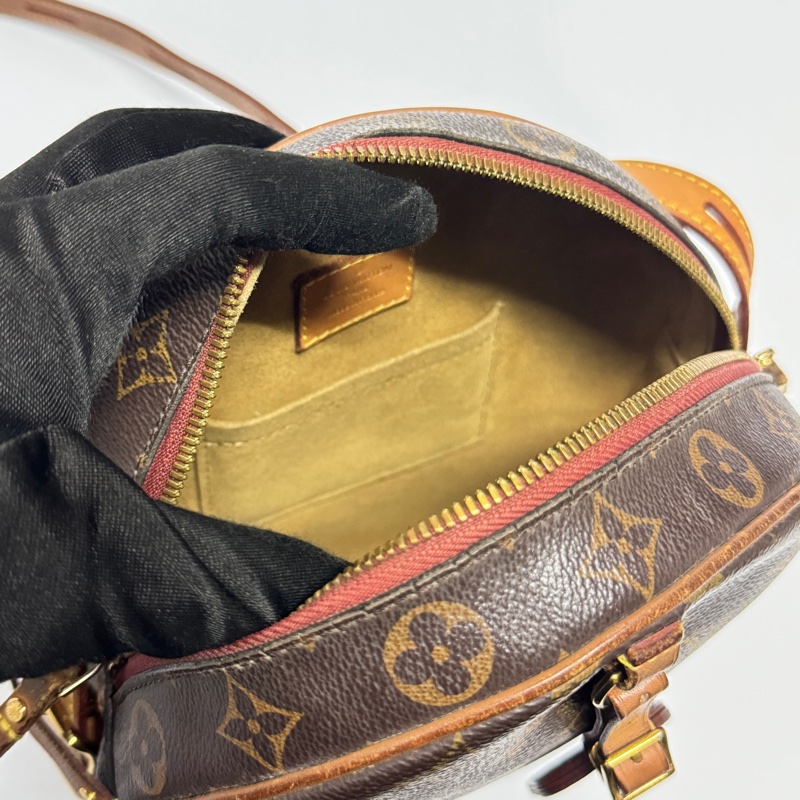 （甜美出眾💕）LV M52294 經典老花 圓餅包 專櫃13萬多！-16