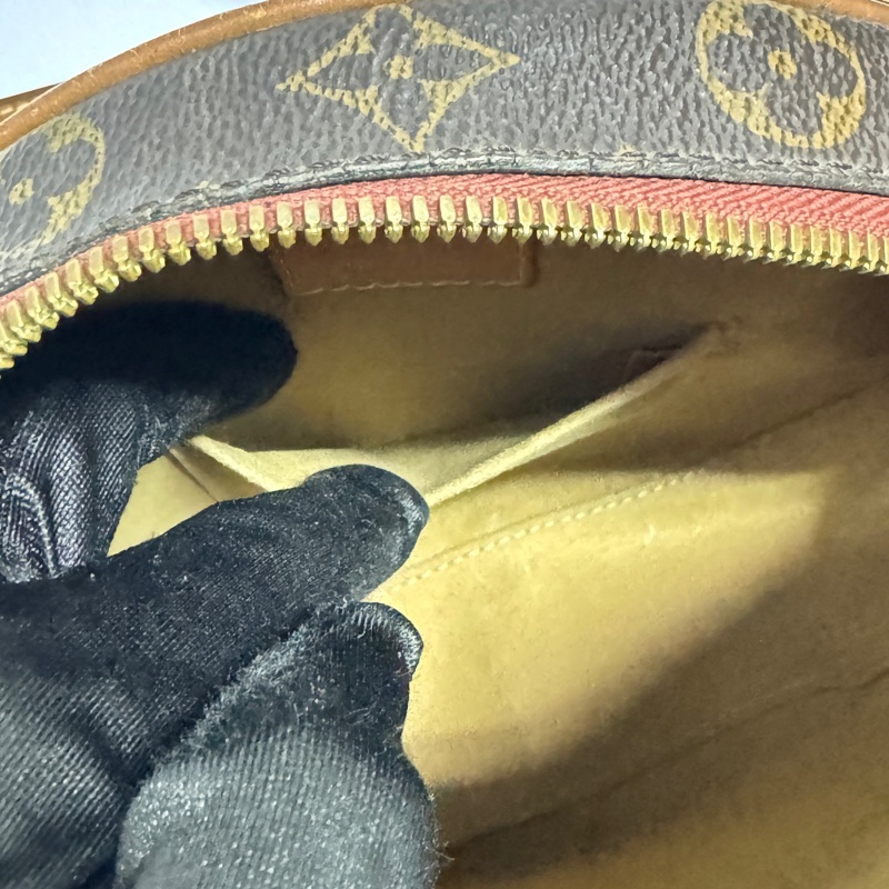 （甜美出眾💕）LV M52294 經典老花 圓餅包 專櫃13萬多！-17