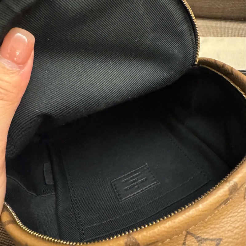 LV 拼色迷你小背包 沒有臭味-4