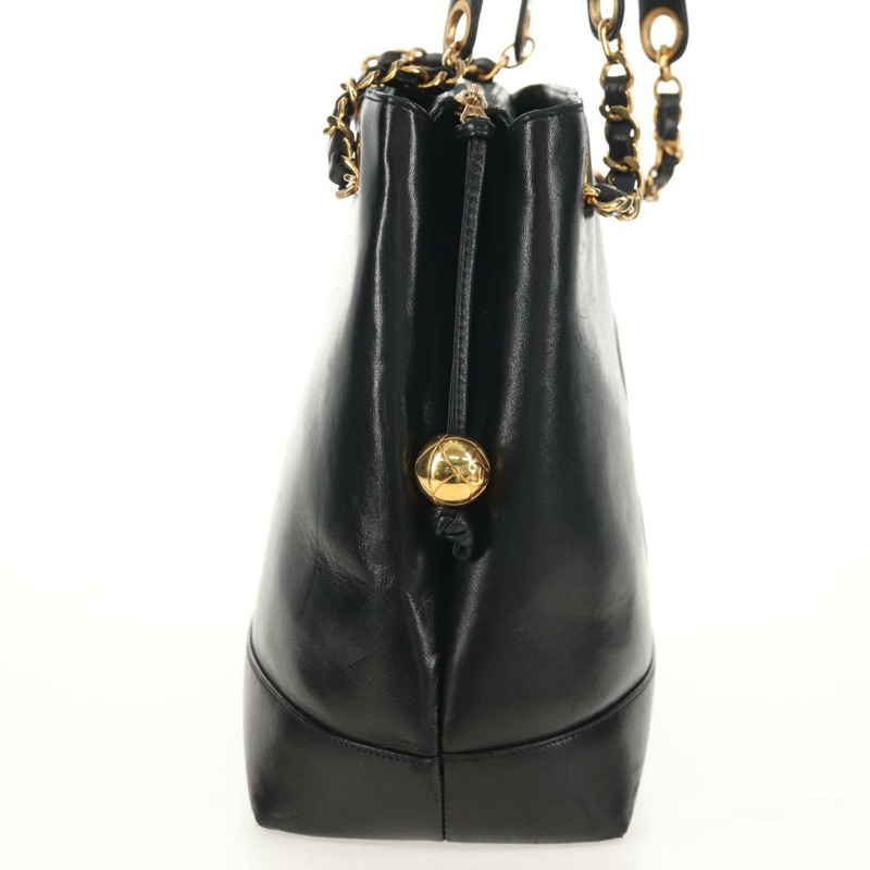 【日本直送】香奈兒 COCO 標誌鏈條肩背包，羊皮材質，黑色，金色雙C標誌，正品編號 yk19790V-3