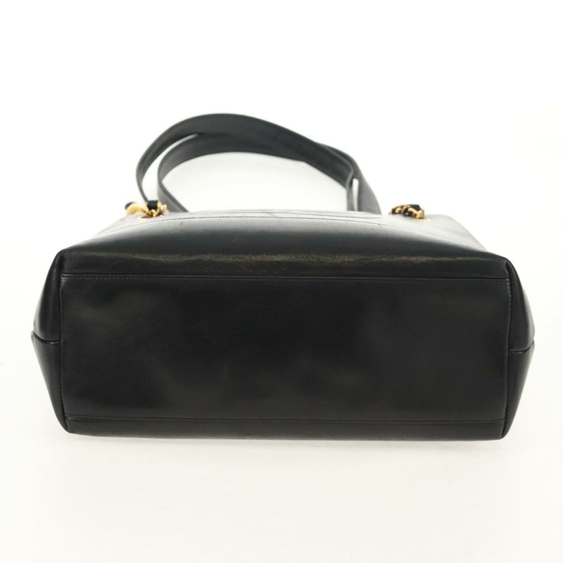 【日本直送】香奈兒 COCO 標誌鏈條肩背包，羊皮材質，黑色，金色雙C標誌，正品編號 yk19790V-4