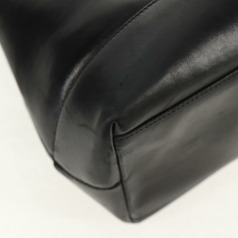 【日本直送】香奈兒 COCO 標誌鏈條肩背包，羊皮材質，黑色，金色雙C標誌，正品編號 yk19790V-8