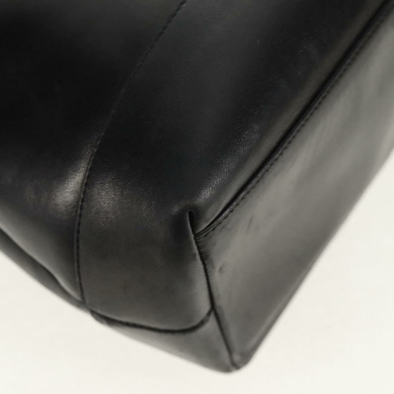 【日本直送】香奈兒 COCO 標誌鏈條肩背包，羊皮材質，黑色，金色雙C標誌，正品編號 yk19790V-15