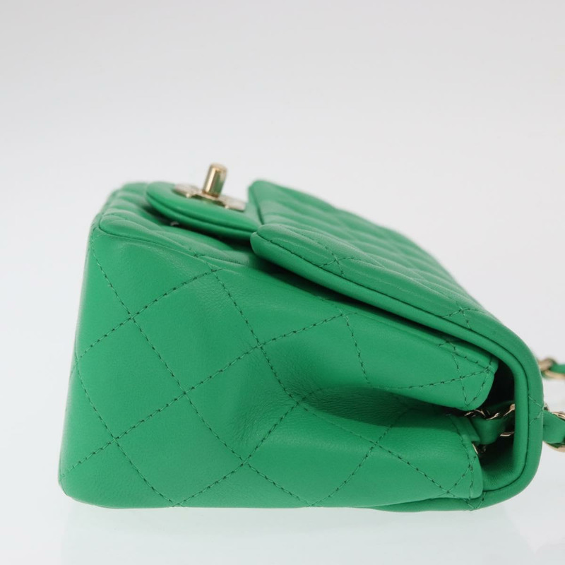 【日本直送】香奈兒 Matelasse 17 鏈條肩背包，羊皮材質，綠色，金色雙C標誌，貨號 142987SM-2