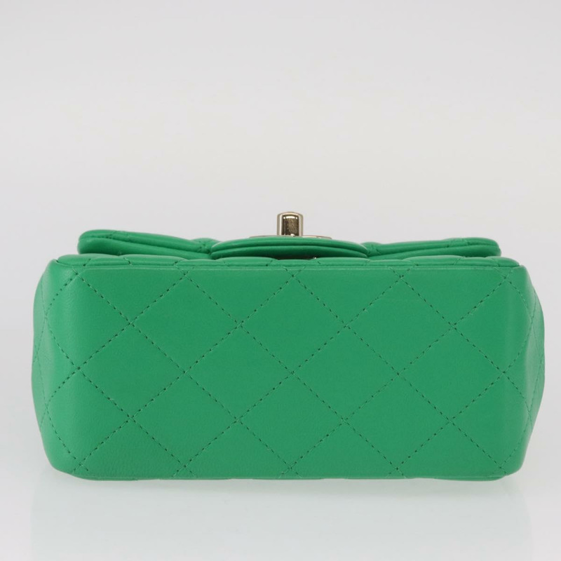 【日本直送】香奈兒 Matelasse 17 鏈條肩背包，羊皮材質，綠色，金色雙C標誌，貨號 142987SM-4