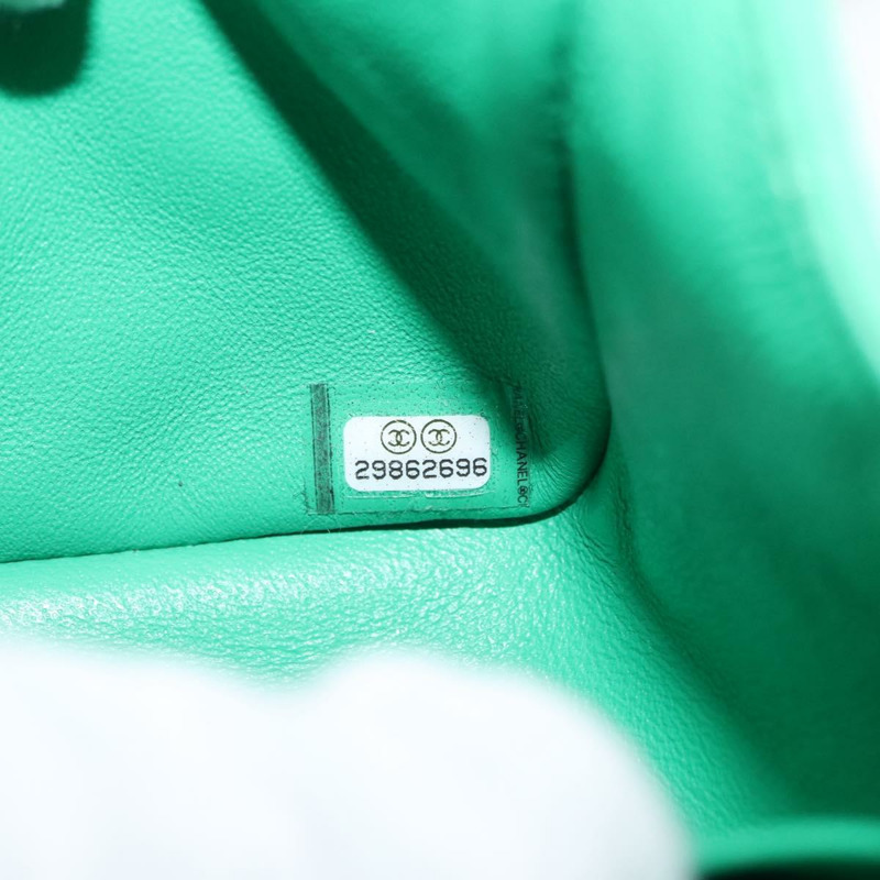 【日本直送】香奈兒 Matelasse 17 鏈條肩背包，羊皮材質，綠色，金色雙C標誌，貨號 142987SM-9