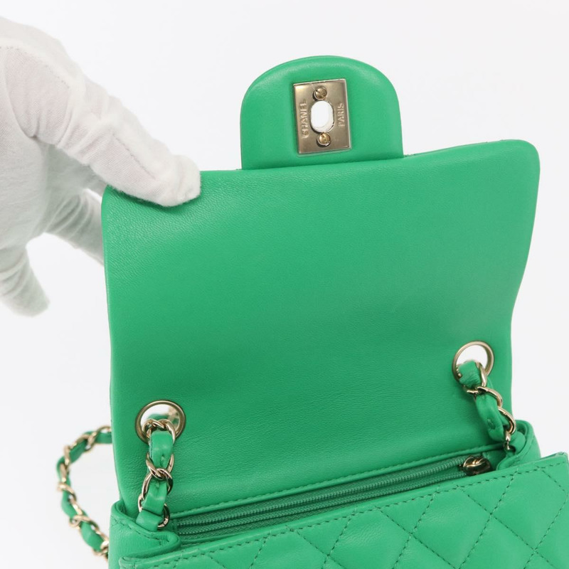 【日本直送】香奈兒 Matelasse 17 鏈條肩背包，羊皮材質，綠色，金色雙C標誌，貨號 142987SM-19