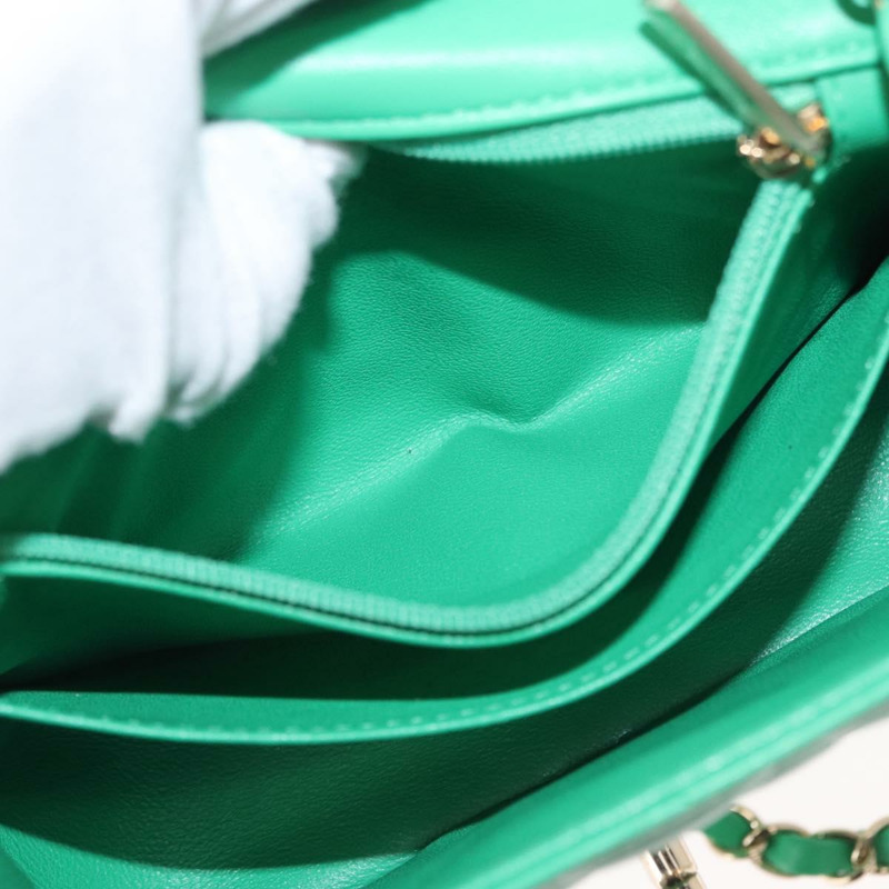 【日本直送】香奈兒 Matelasse 17 鏈條肩背包，羊皮材質，綠色，金色雙C標誌，貨號 142987SM-26