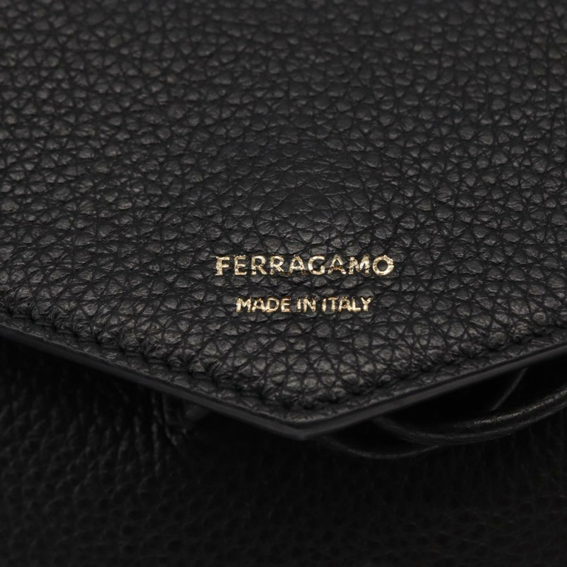 【日本直送】Salvatore Ferragamo Gancini 皮革雙肩包 黑色 金色 正品 154075SM-22