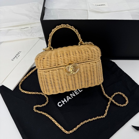 Chanel Cruise 2025/26 Braided Rattan & Gold-Tone Metal Beige Vanity Case