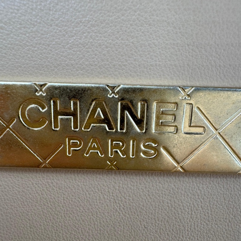 Chanel Cruise 2025/26 Braided Rattan & Gold-Tone Metal Beige Vanity Case-11