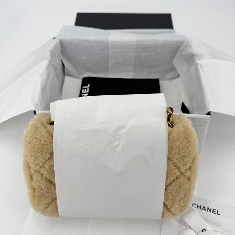 Chanel 25K Beige Shearling and Brown Lambskin Flap Bag with Gold Hardware-9