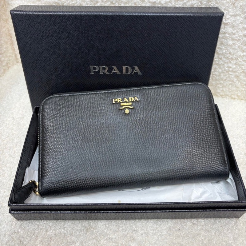 Prada十字紋牛皮革黑金長錢包 全新閒置配件盒子-0