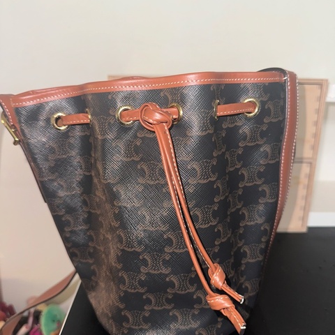 Celine TRIOMPHE帆布斜背水桶包(棕色)