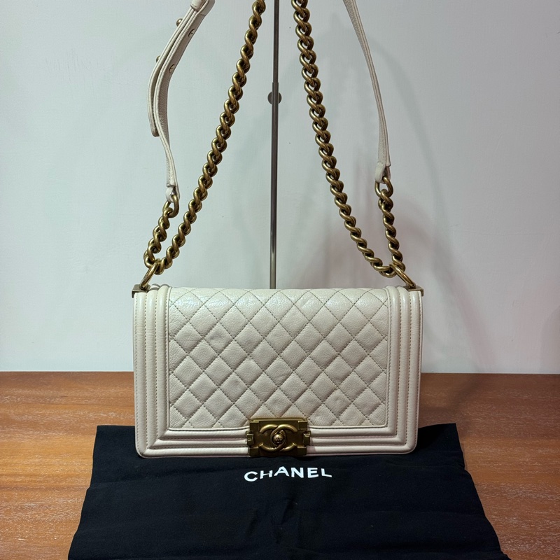 CHANEL Boy 25cm 杏色牛皮配金鏈斜孭袋-0