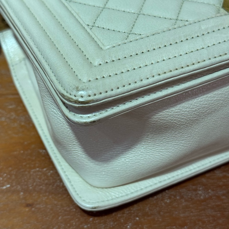 CHANEL Boy 25cm 杏色牛皮配金鏈斜孭袋-8