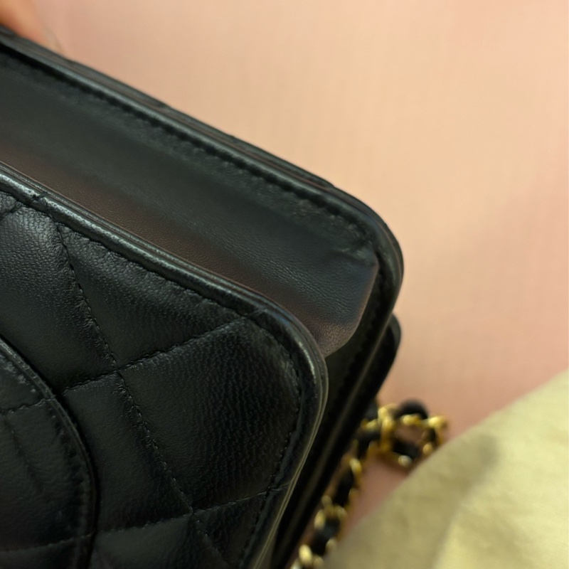 Chanel 雙C經典不敗款黑金小羊皮woc-8