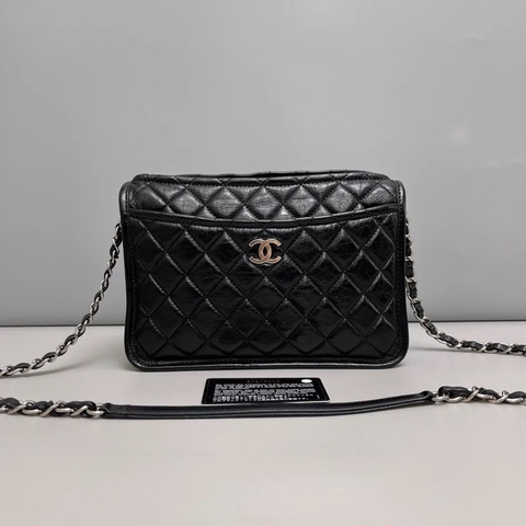 Chanel香奈兒 黑銀油蠟牛皮菱格相機包