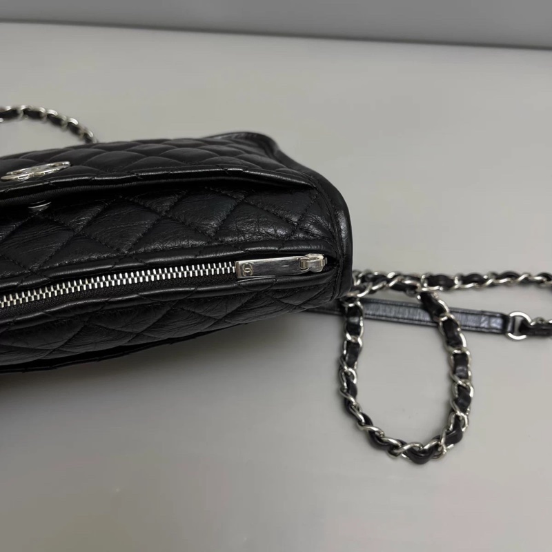 Chanel香奈兒 黑銀油蠟牛皮菱格相機包-3