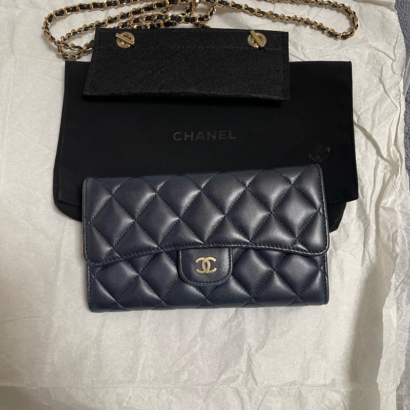 CHANEL CLASSIC FLAG WALLET-1