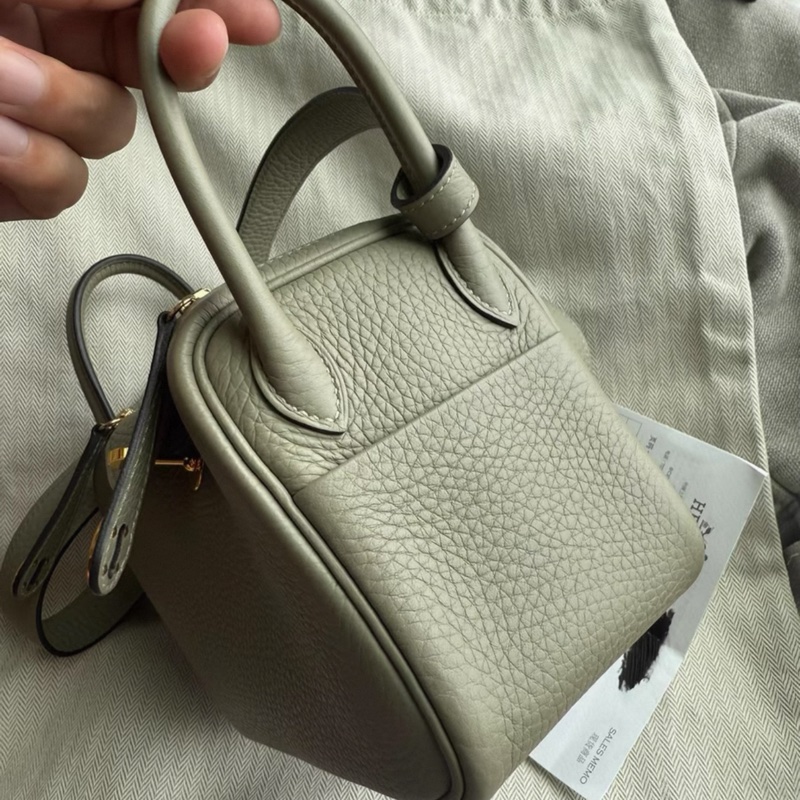 有購証🩷 愛馬仕lindymini Q1鼠尾草綠金扣B刻 五金有膜，無底釘膜 莫蘭迪色系 塵袋 小票-2