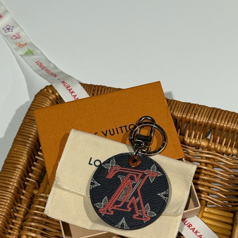 Louis Vuitton • 18ss限量老花皮革鑰匙掛件 在台現貨秒發🔥-1