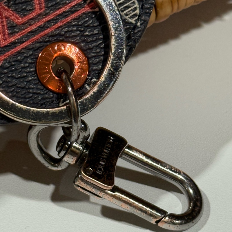 Louis Vuitton • 18ss限量老花皮革鑰匙掛件 在台現貨秒發🔥-16