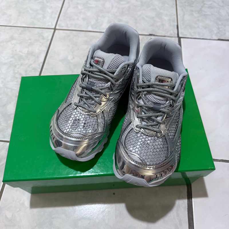 BV Orbit Sneaker 銀色 38號-1