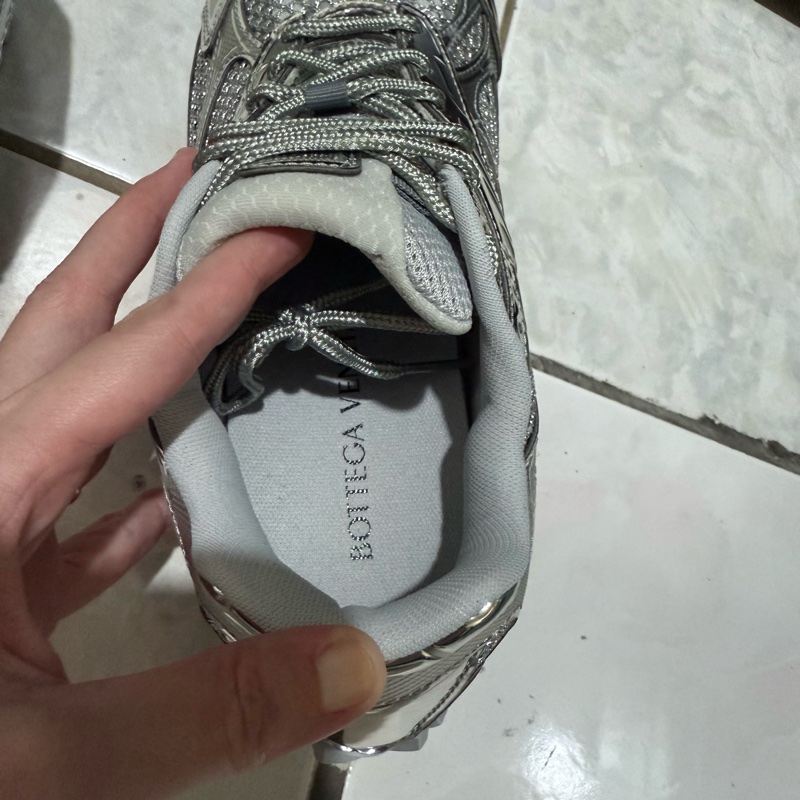 BV Orbit Sneaker 銀色 38號-11