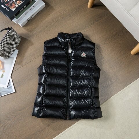 ❤️ MONCLER 羽絨背心 超實用的背心款式