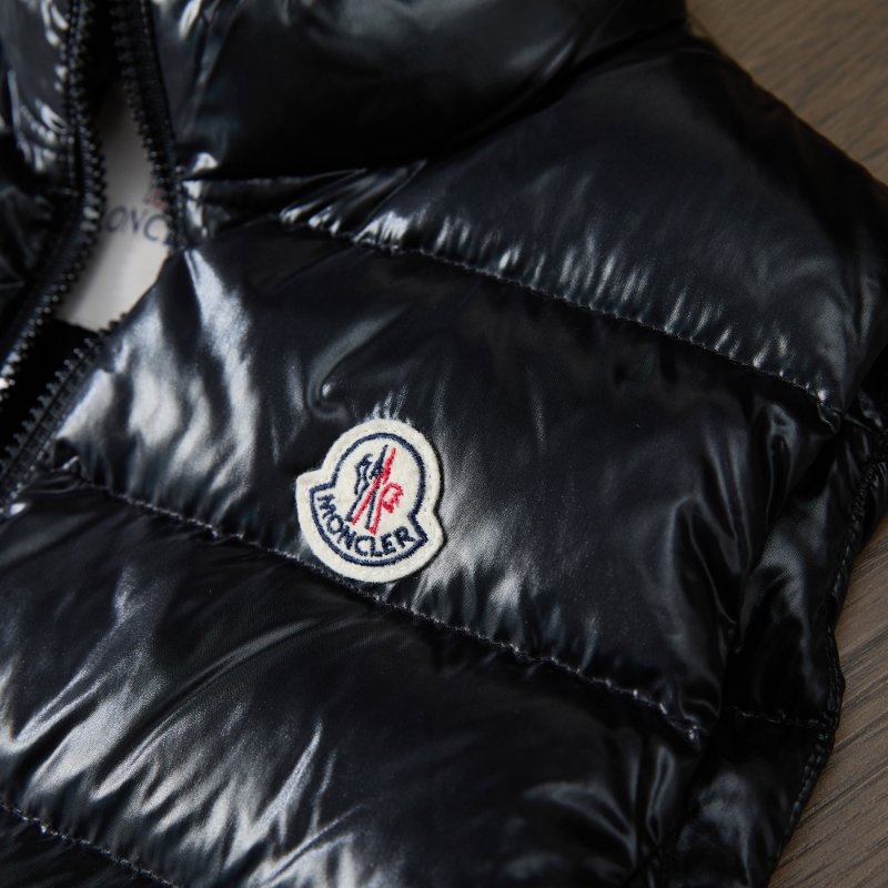 ❤️ MONCLER 羽絨背心 超實用的背心款式-6