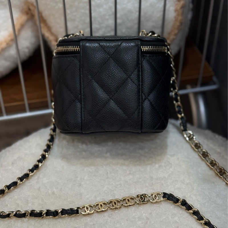 Chanel黑金荔枝牛皮小盒子🔗經典皮穿鏈結合雙C金屬鍊節-1